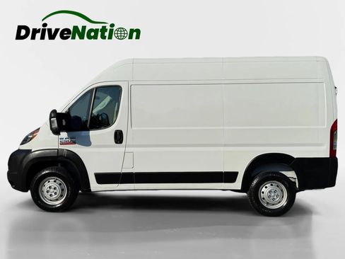 Used 2022 RAM ProMaster 2500 w/ Premium Convenience Group FWD image 8