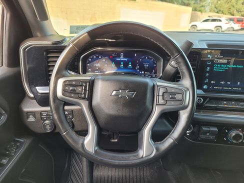 Used 2024 Chevrolet Silverado 1500 RST w/ Z71 Off-Road Package image 16