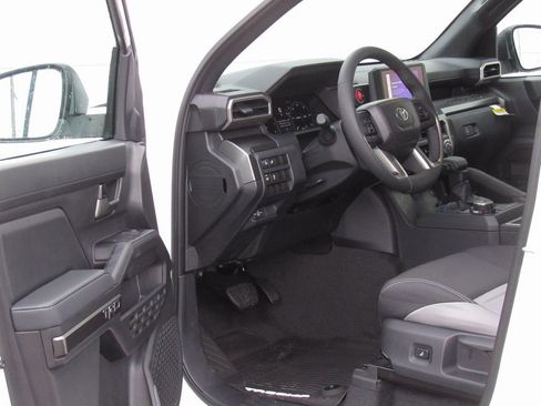 New 2025 Toyota Tacoma TRD Off-Road AWD/4WD image 11