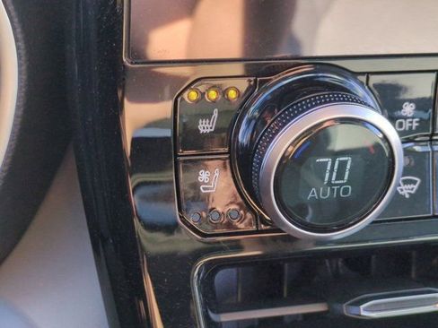 Certified 2025 Toyota Highlander Platinum image 14