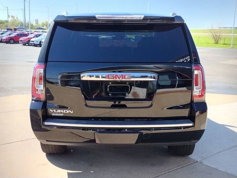 Used 2015 GMC Yukon Denali w/ Premium Package AWD/4WD image 6