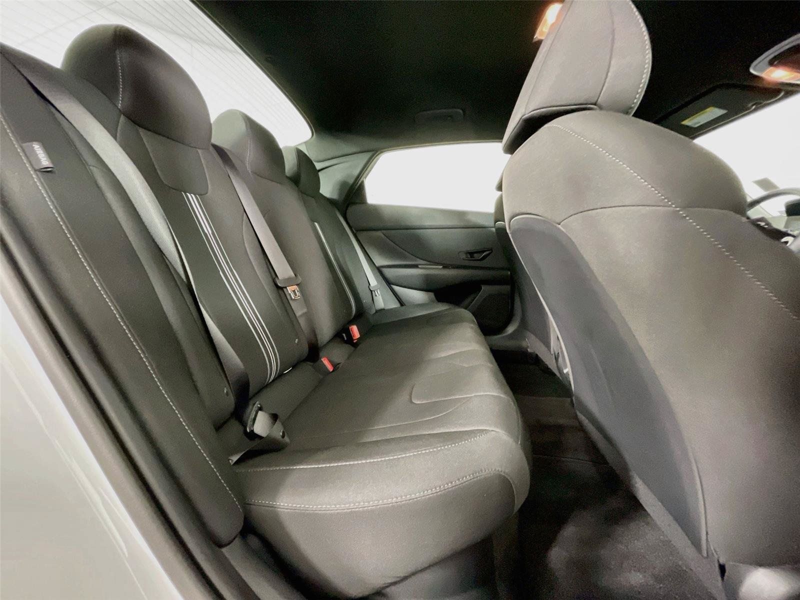 Used 2026 Hyundai Elantra SEL FWD image 30