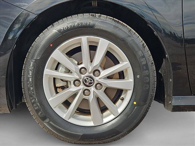 Used 2025 Toyota Camry LE FWD image 29