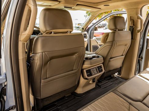 Used 2026 Ford F450 Platinum w/ Platinum Plus Package image 34