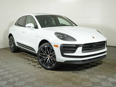 Used 2026 Porsche Macan AWD/4WD image 9