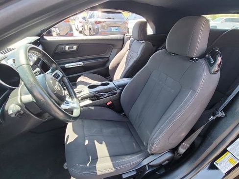 Used 2023 Ford Mustang Convertible RWD image 18