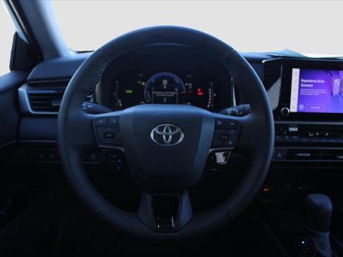 Certified 2025 Toyota Camry LE image 25