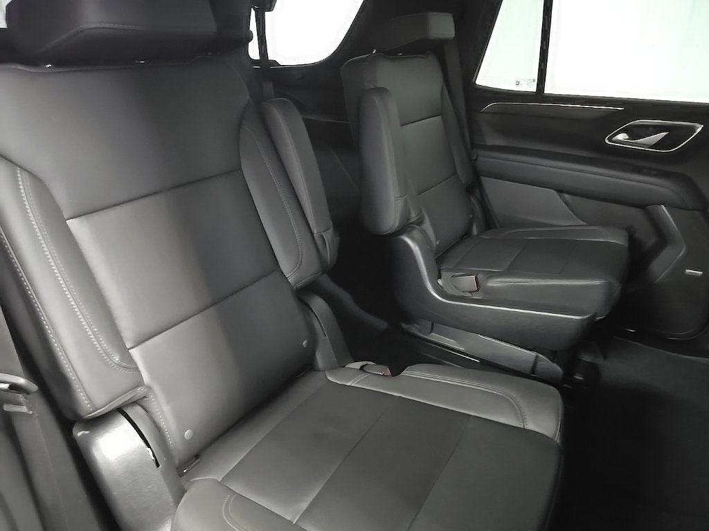 Used 2022 Chevrolet Tahoe Z71 w/ Luxury Package AWD/4WD image 17
