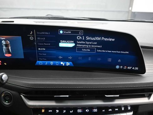 Used 2024 Cadillac XT4 Premium Luxury image 21