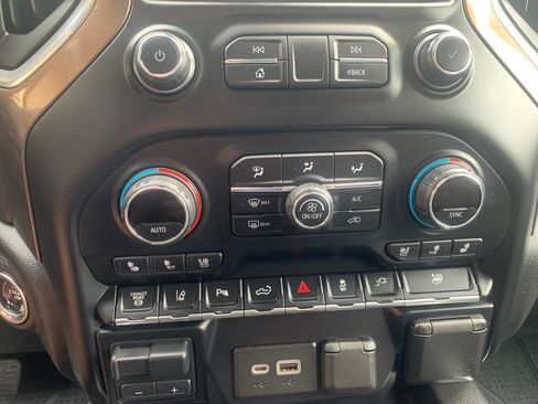 Used 2020 Chevrolet Silverado 2500 High Country w/ Technology Package AWD/4WD image 30