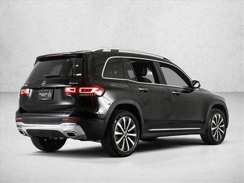 Used 2023 Mercedes-Benz GLB 250 4MATIC image 5