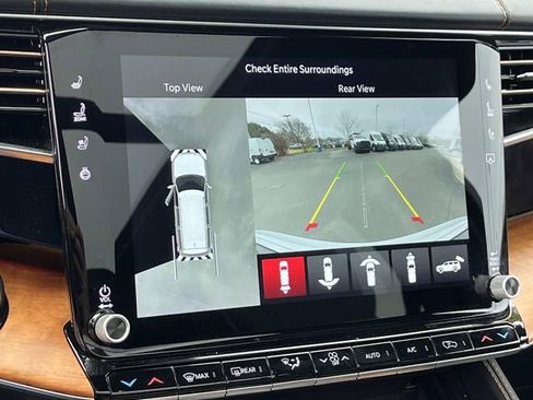 Used 2024 Jeep Grand Wagoneer L Series III image 37