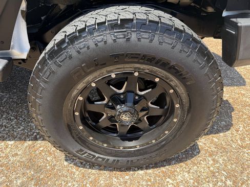 Used 2015 Jeep Wrangler Sport AWD/4WD image 13