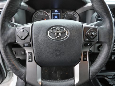 Certified 2019 Toyota Tacoma SR5 image 26