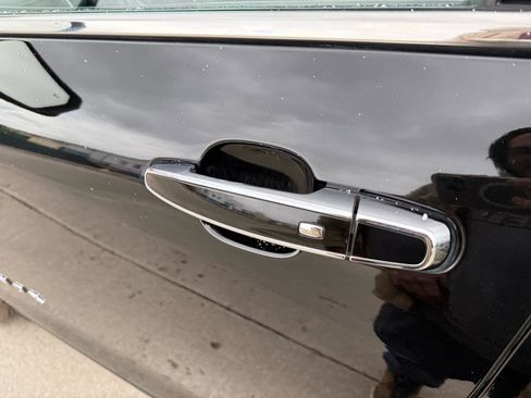 Used 2018 Chevrolet Equinox Premier image 10