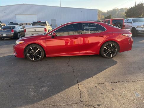 Used 2020 Toyota Camry XSE image 4