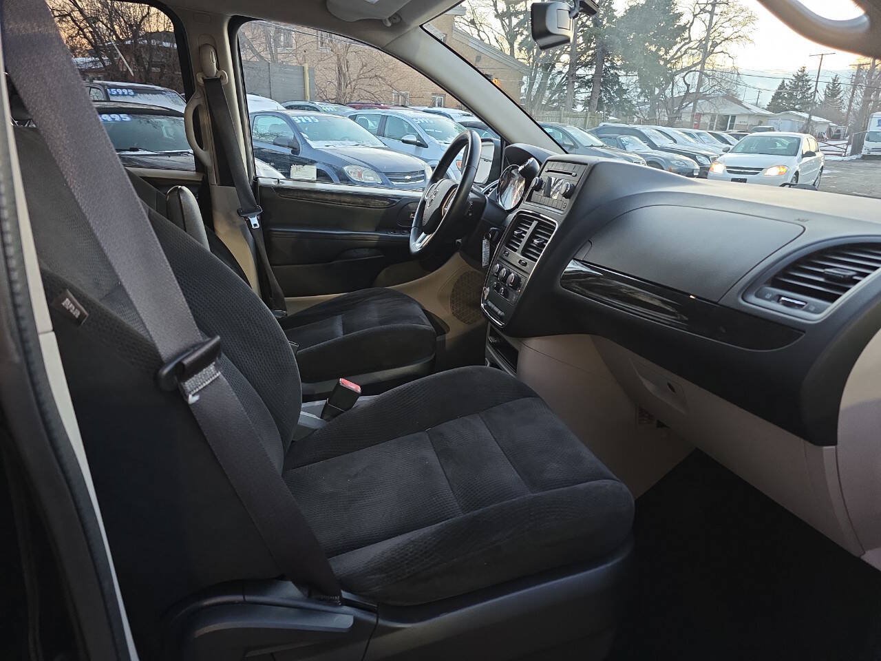 Used 2015 Dodge Grand Caravan SE w/ Quick Order Package 29E SE FWD image 23
