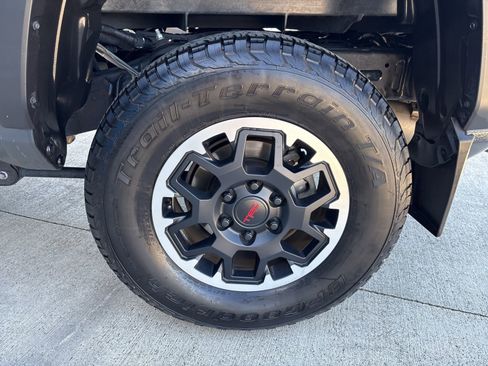 Used 2024 Toyota Tacoma TRD Off-Road AWD/4WD image 27