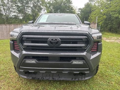 Used 2025 Toyota Tacoma SR5 AWD/4WD image 2