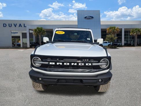 New 2025 Ford Bronco Outer Banks w/ Sasquatch Package image 9