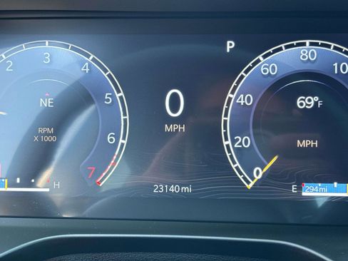 Used 2024 Jeep Grand Cherokee Altitude AWD/4WD image 15
