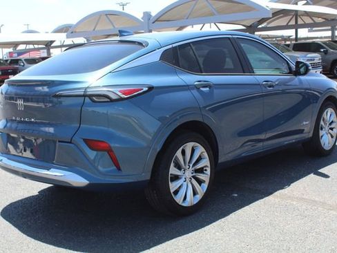Used 2025 Buick Envista Avenir FWD image 3