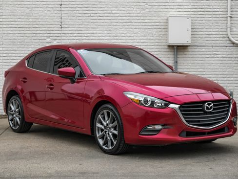Used 2018 MAZDA MAZDA3 Touring image 4