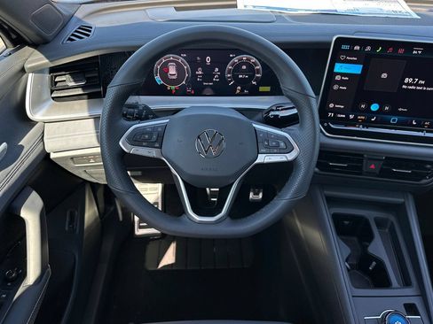 New 2026 Volkswagen Tiguan SE R-Line FWD image 14