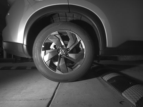 Used 2025 Nissan Rogue SV image 15