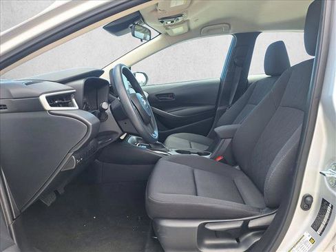 Used 2025 Toyota Corolla LE FWD image 10