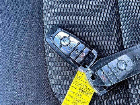 Used 2019 Ford Explorer XLT w/ Equipment Group 201A image 13