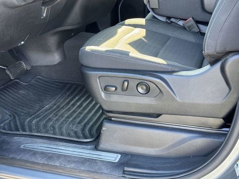 Used 2025 Chevrolet Silverado 1500 LT image 17