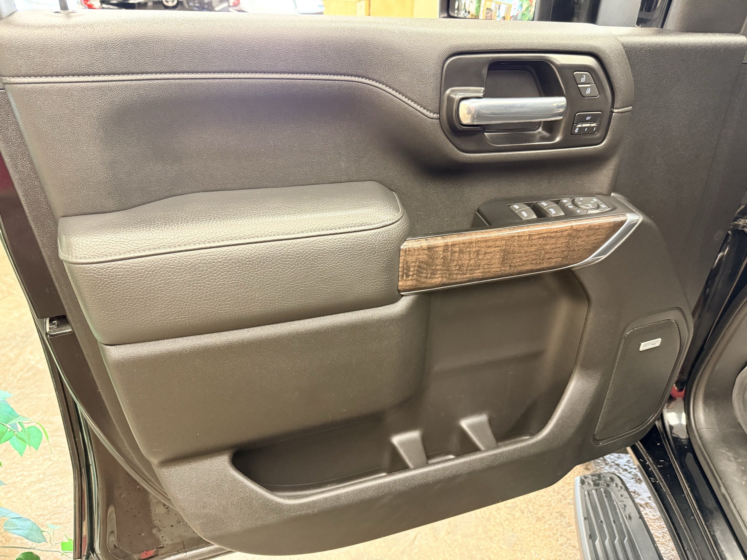 Used 2022 GMC Sierra 3500 Denali w/ Denali Ultimate Package AWD/4WD image 6