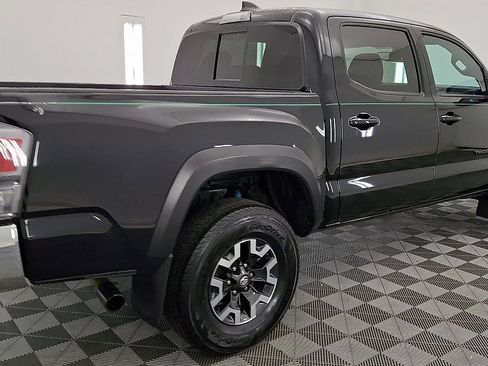 Certified 2021 Toyota Tacoma TRD Off-Road image 4