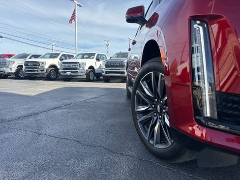 Used 2024 Cadillac Escalade Sport Platinum image 11