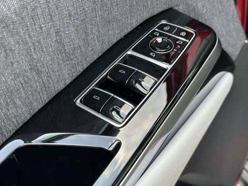 New 2026 Cadillac Escalade ESV V AWD/4WD image 18