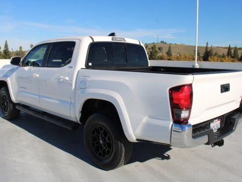 Certified 2020 Toyota Tacoma SR5 image 6