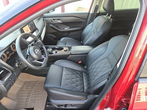 Used 2024 Nissan Rogue Platinum AWD/4WD image 11