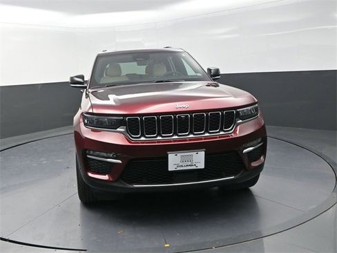 Used 2024 Jeep Grand Cherokee Limited w/ Luxury Tech Group II image 2