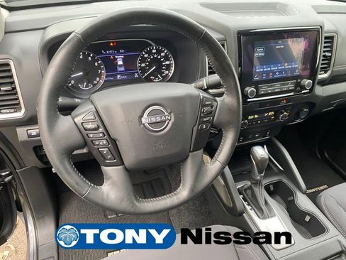 Used 2023 Nissan Frontier SV w/ Technology Package image 32