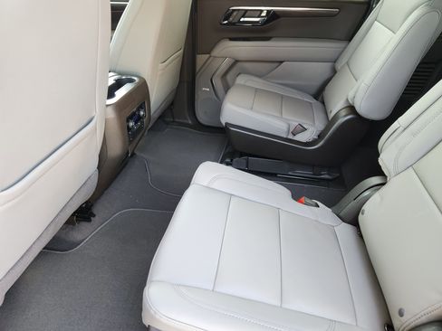 New 2026 Chevrolet Suburban Z71 w/ Comfort Package image 22