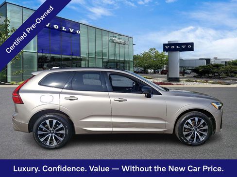 Certified 2023 Volvo XC60 B5 Plus AWD/4WD image 8
