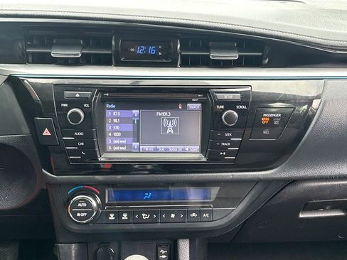 Used 2016 Toyota Corolla S image 20