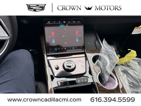 New 2026 Cadillac Escalade Platinum Luxury w/ LPO, Floor Liner Package image 30