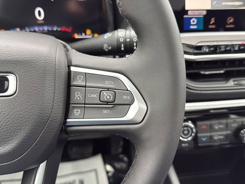 New 2026 Jeep Compass Limited w/ Sun, Sound & Navigation Group AWD/4WD image 32