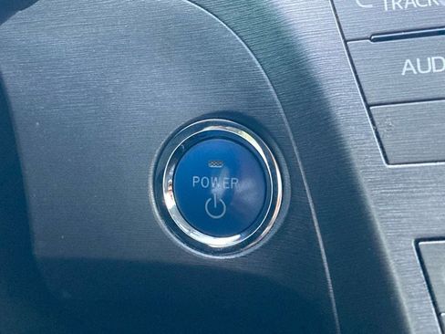Used 2015 Toyota Prius Four FWD image 18