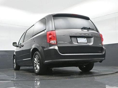 Used 2016 Dodge Grand Caravan SE image 59