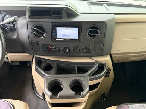 Used 2014 Ford E-450 and Econoline 450 Super Duty w/ Motorhome Prep Package RWD image 28