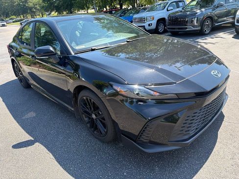 Used 2026 Toyota Camry SE FWD image 4