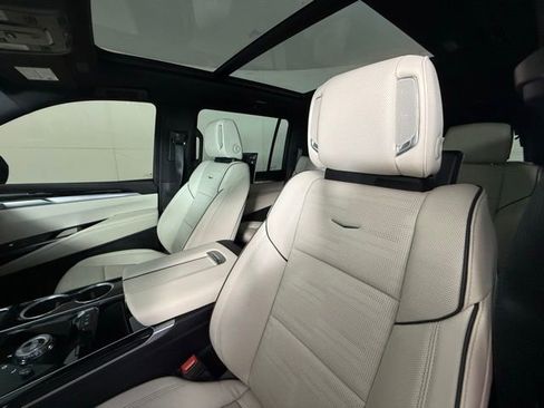 Certified 2025 Cadillac Escalade ESV Sport w/ Touring Package image 18